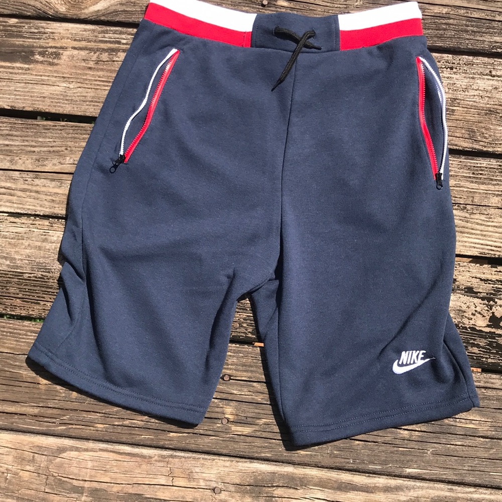 Nike Shorts - Picture 2 of 2